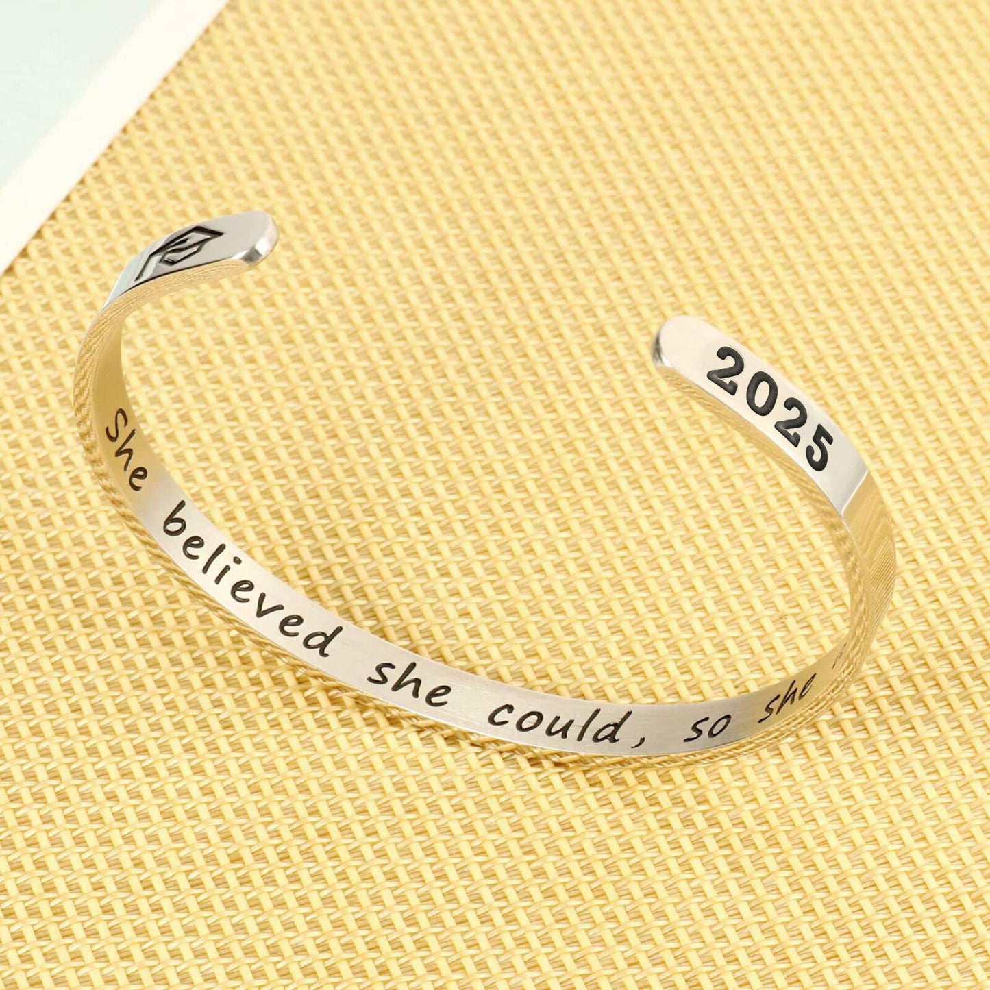 Turandoss Graduation Gifts for Her Him 2025, Inspirational Bracelets Class of 2025 High School College Graduation Gifts for Her